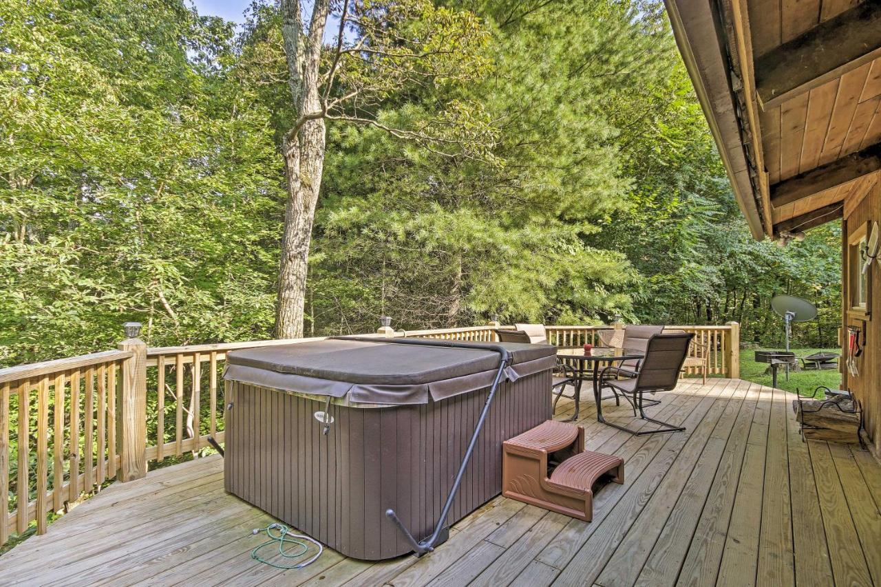 Secluded Stanardsville Cabin With 10 Acres And Hot Tub Exterior foto