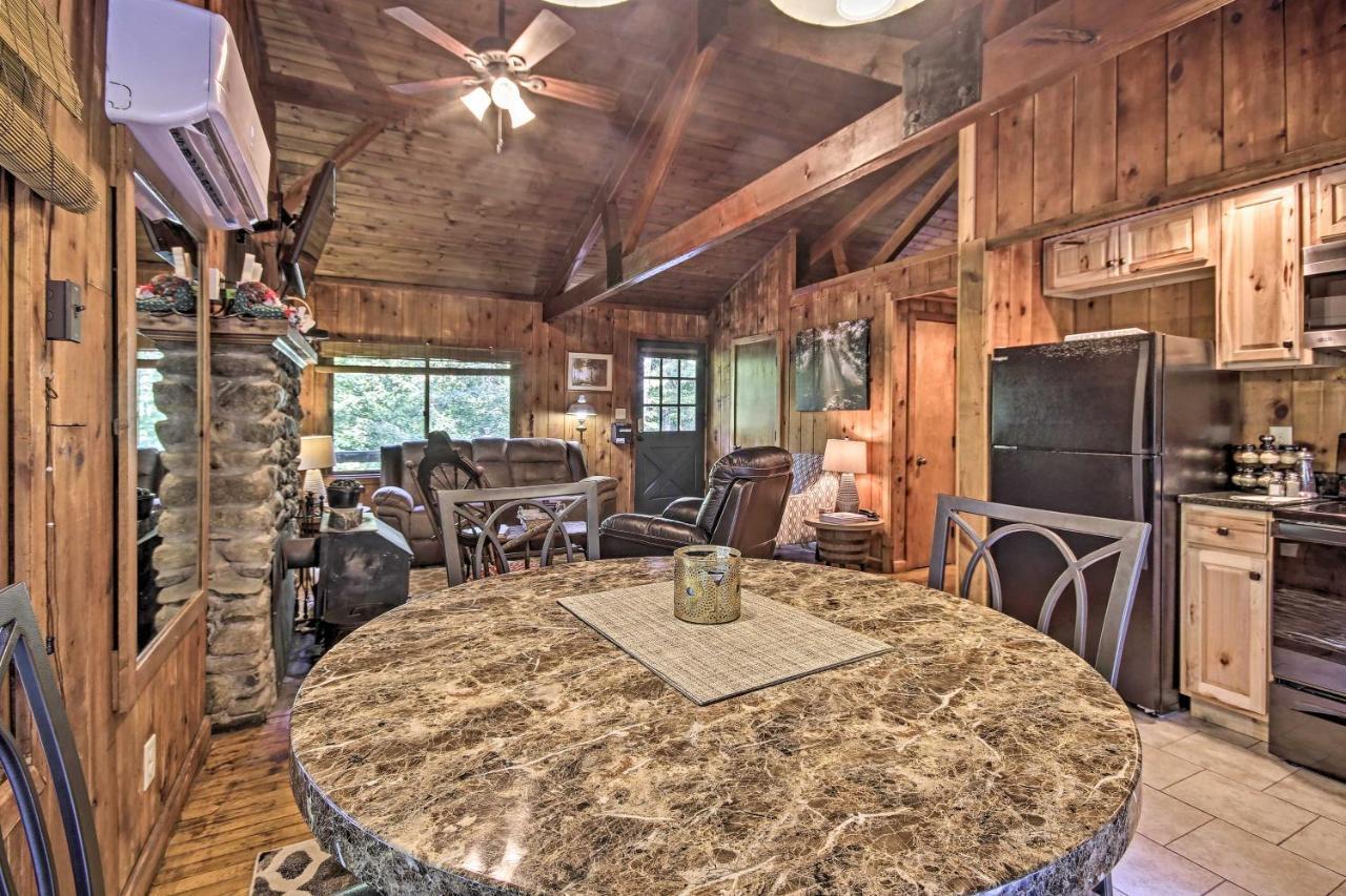 Secluded Stanardsville Cabin With 10 Acres And Hot Tub Exterior foto